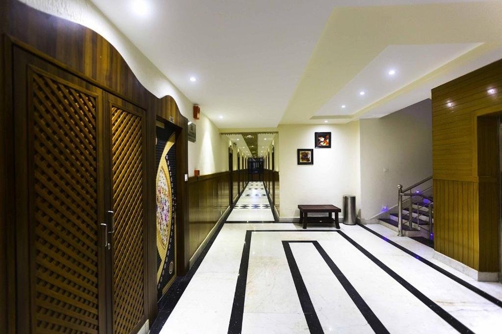 Hotel Kings Regency Drang المظهر الخارجي الصورة